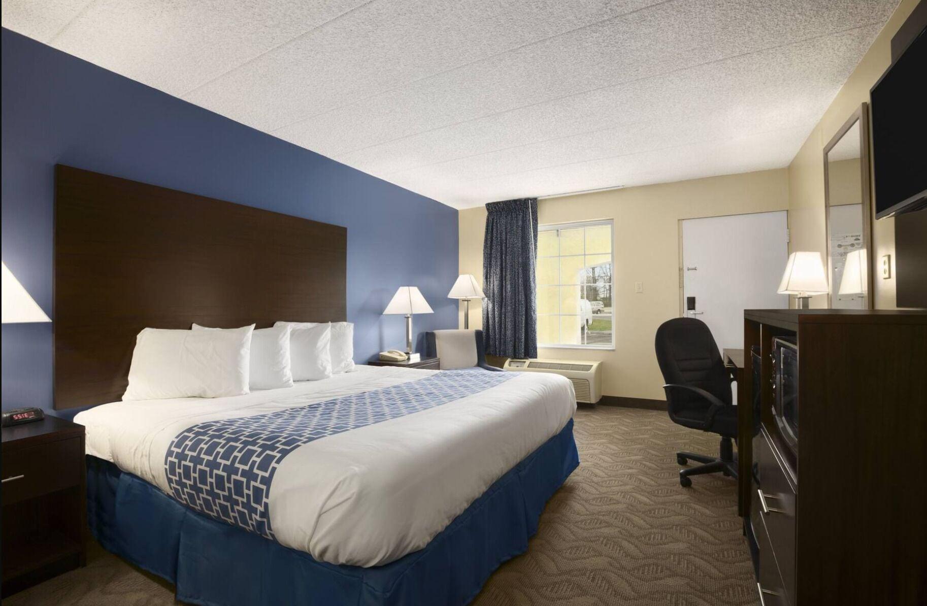 Days Inn & Suites By Wyndham Cherry Hill - Philadelphia Extérieur photo