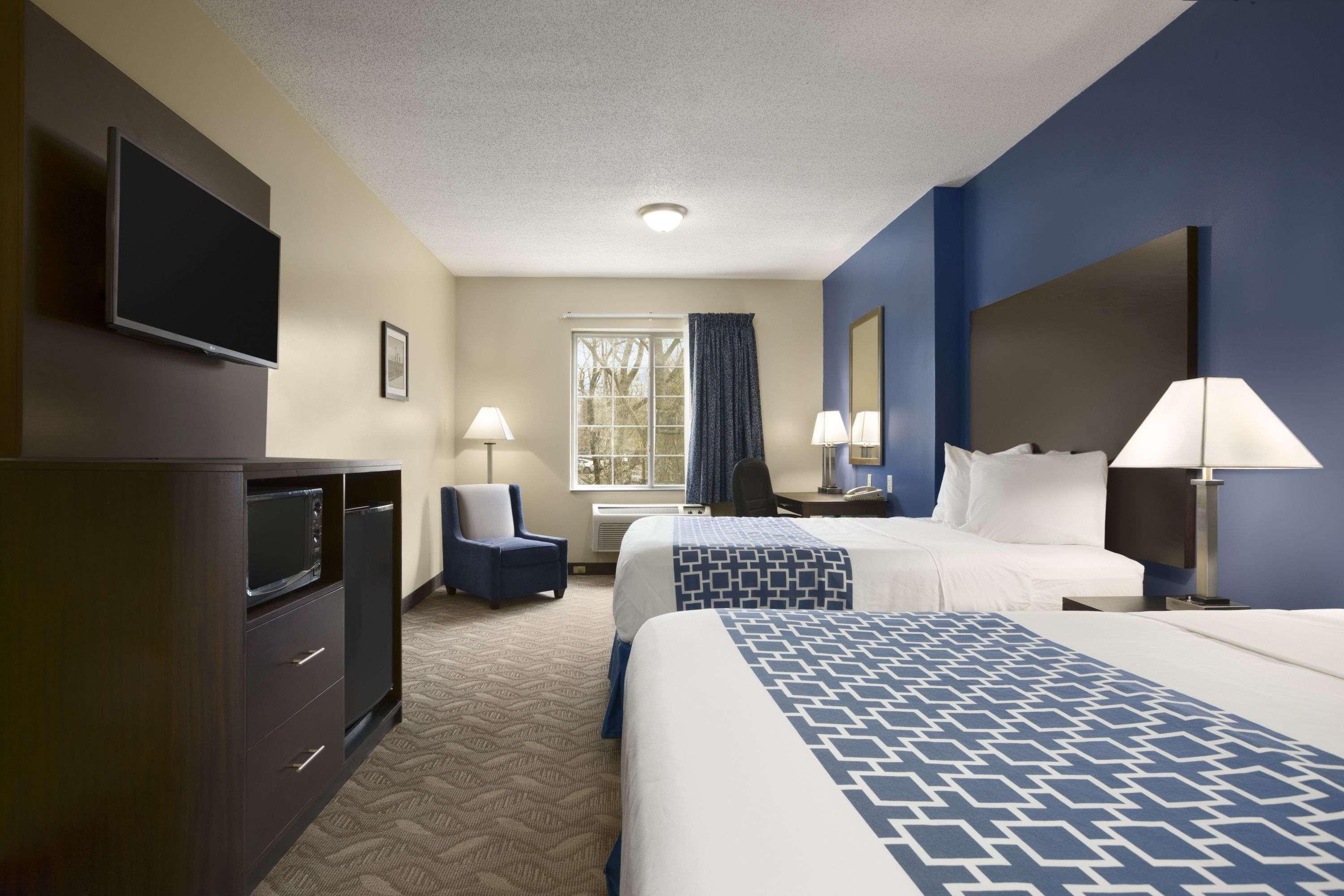Days Inn & Suites By Wyndham Cherry Hill - Philadelphia Extérieur photo