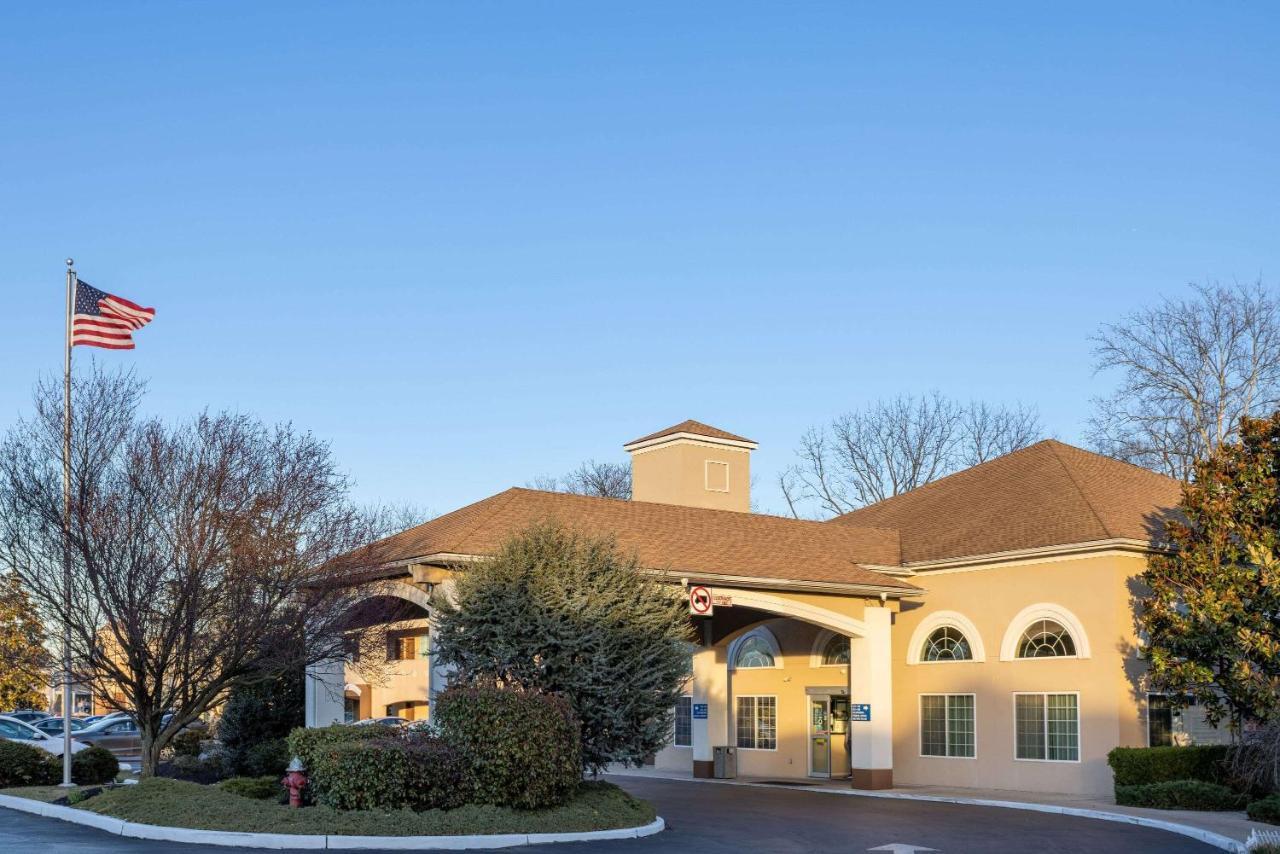 Days Inn & Suites By Wyndham Cherry Hill - Philadelphia Extérieur photo