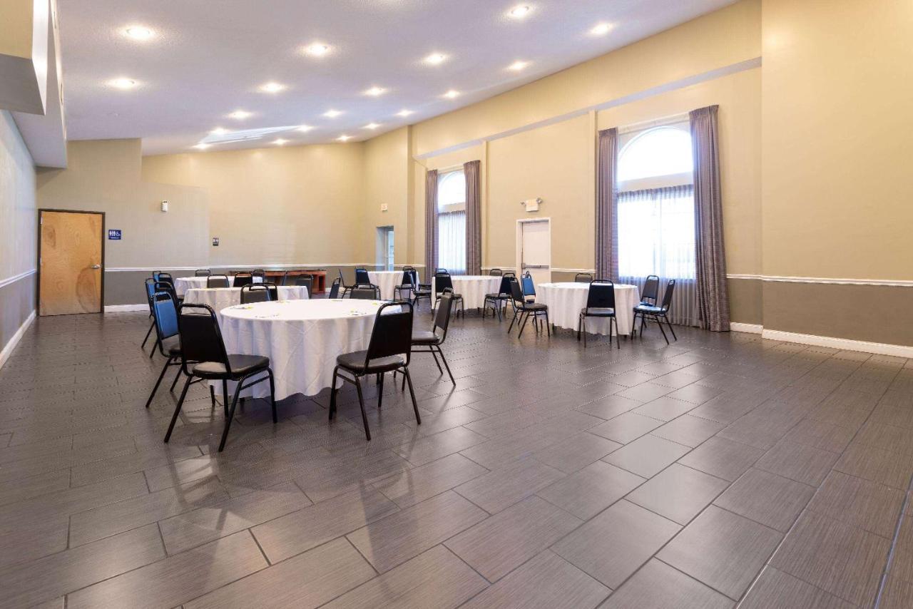 Days Inn & Suites By Wyndham Cherry Hill - Philadelphia Extérieur photo