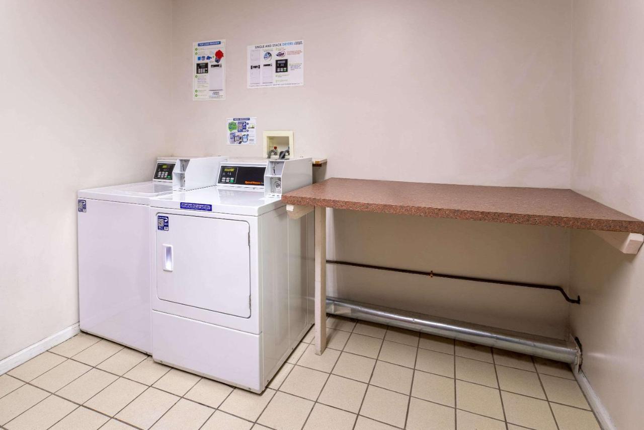 Days Inn & Suites By Wyndham Cherry Hill - Philadelphia Extérieur photo