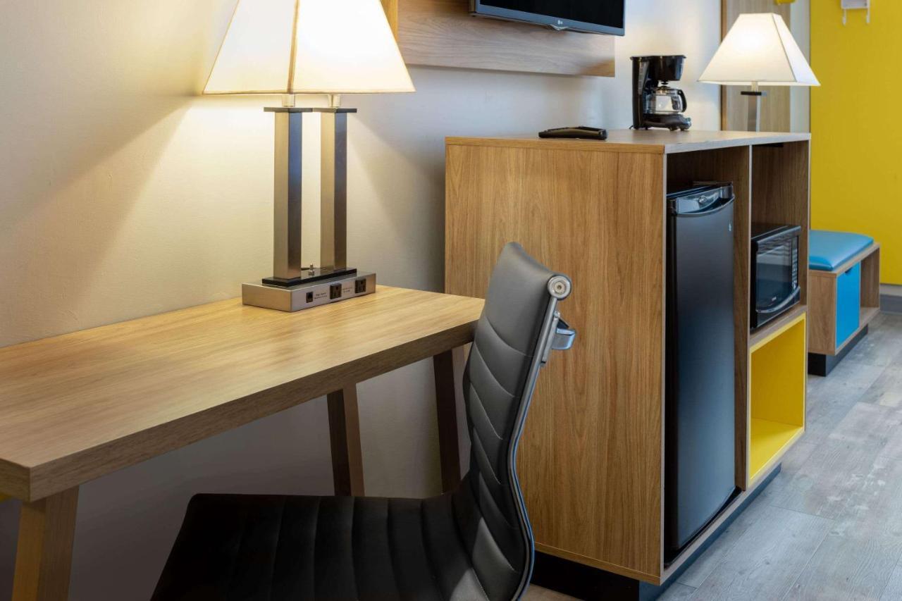 Days Inn & Suites By Wyndham Cherry Hill - Philadelphia Extérieur photo
