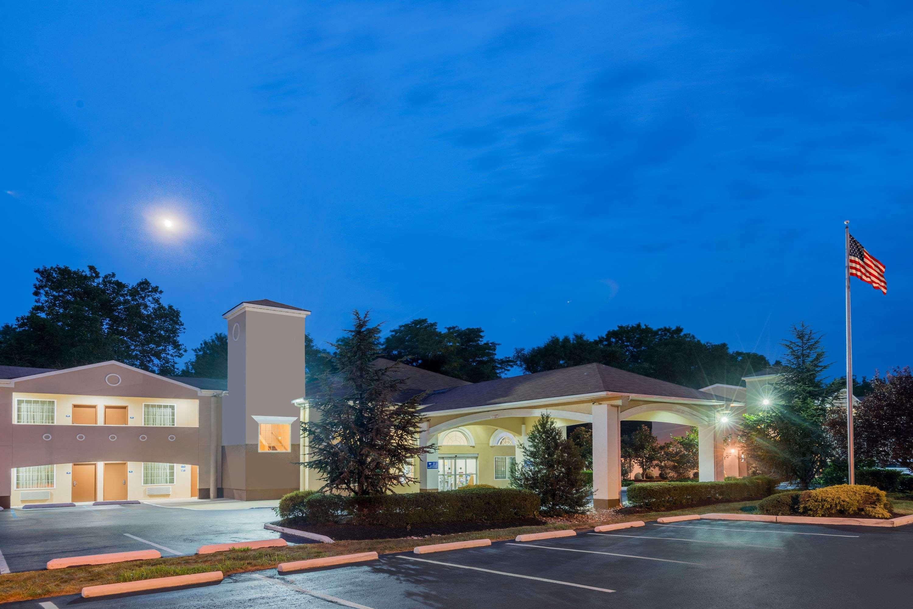 Days Inn & Suites By Wyndham Cherry Hill - Philadelphia Extérieur photo