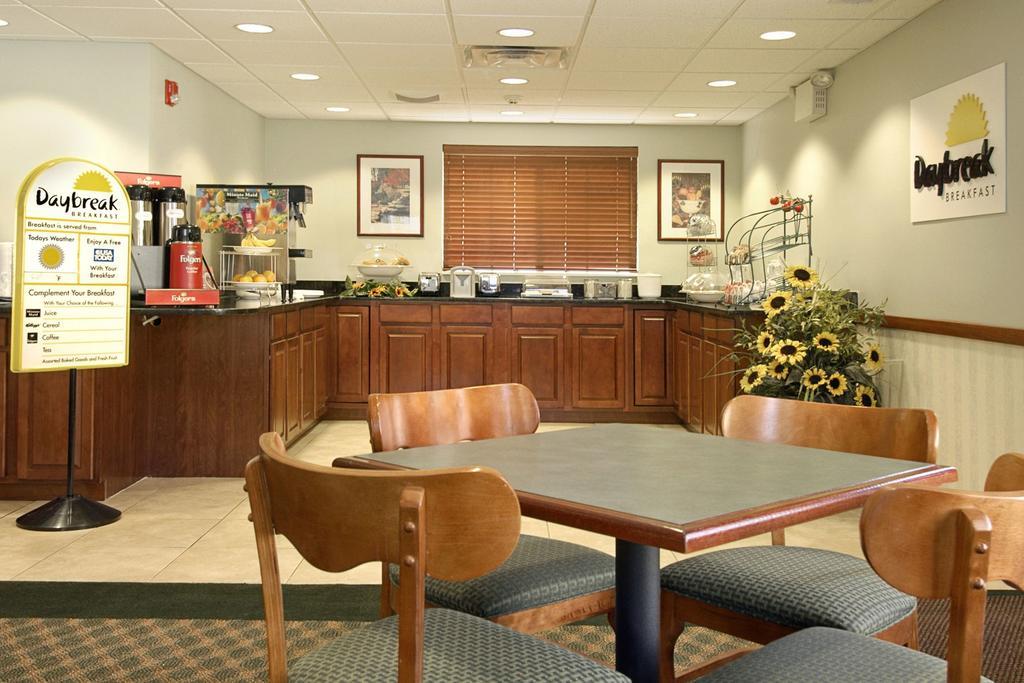 Days Inn & Suites By Wyndham Cherry Hill - Philadelphia Restaurant photo